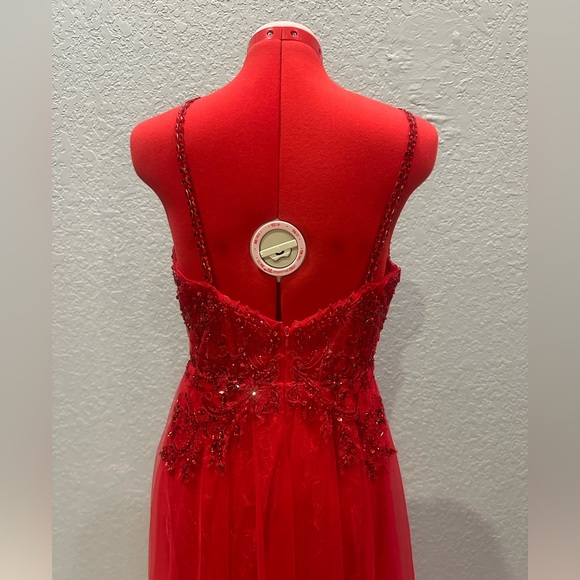 Eli Wilde Mon Cherie Gown - Picture 8 of 12